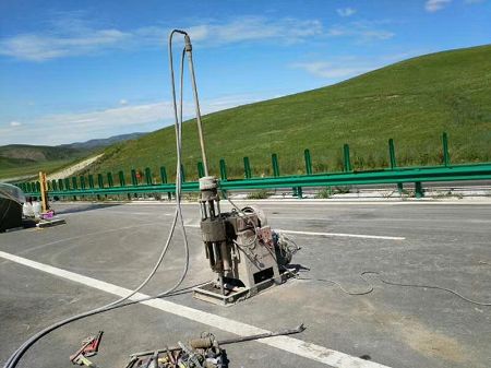 玉龙公路地基基础注浆加固